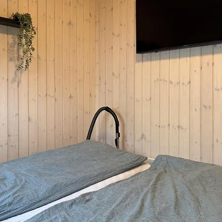 Дом отдыха Pet Friendly In With Wifi Рённе